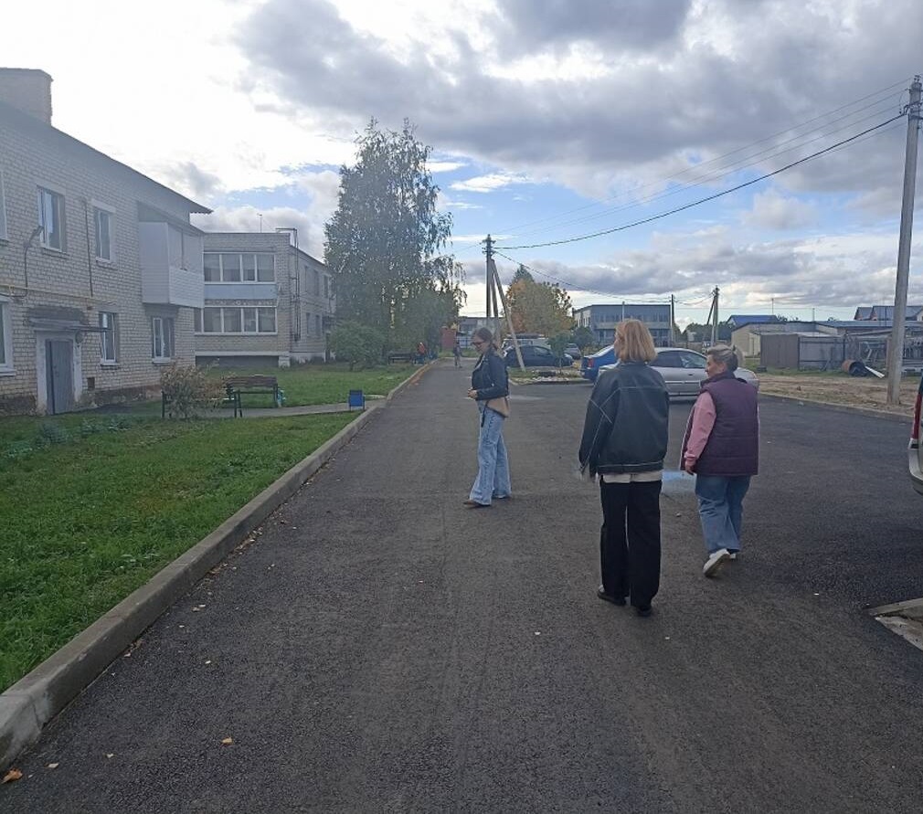 В Суземке Брянской области провели благоустройство дворовых территорий