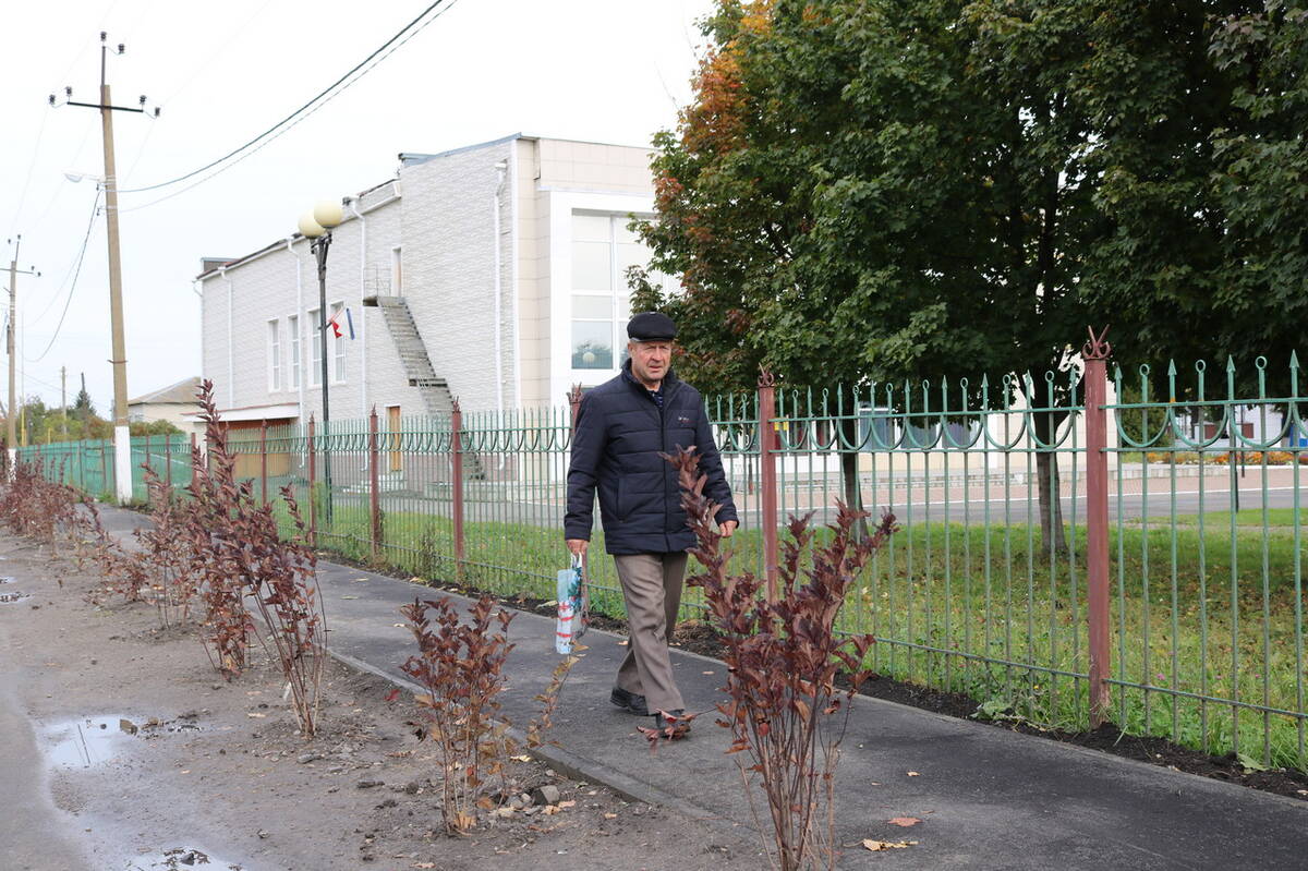 В брянских Комаричах благоустраивают улицу Незымаева