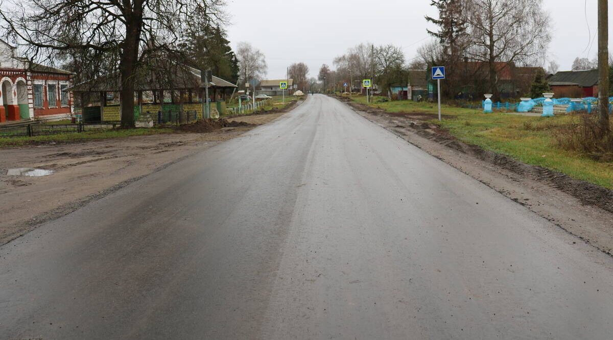 В Стародубском округе отремонтировали участок автодороги «Стародуб-Нижнее-Шкрябино-Мадеевка»