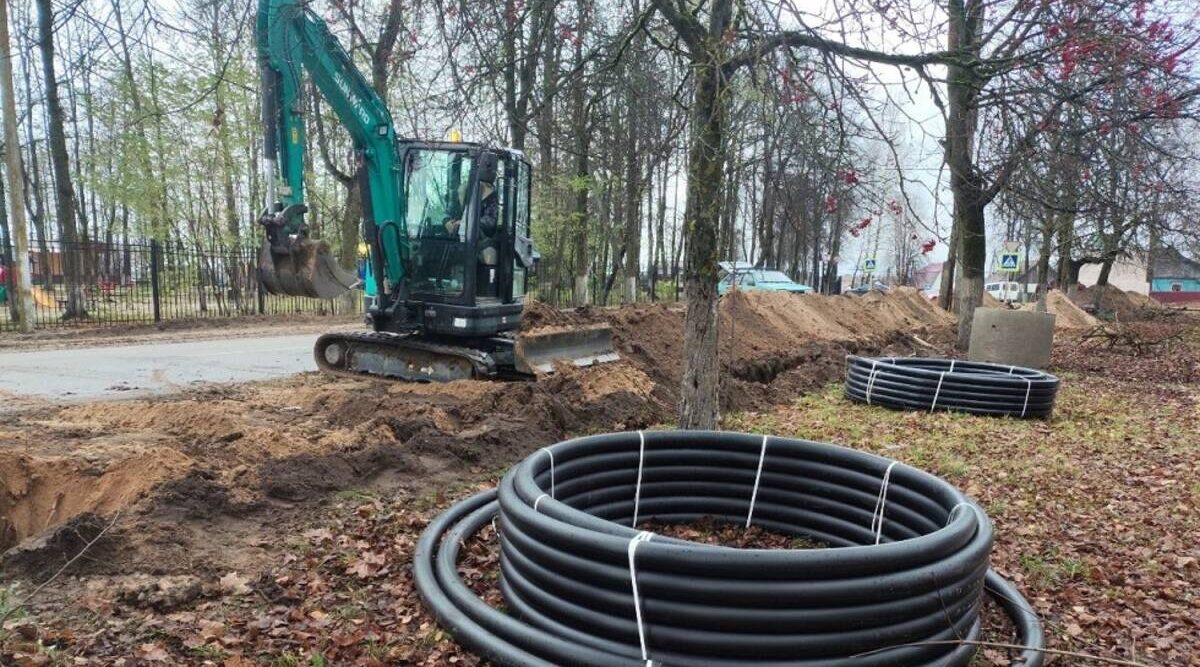 В брянской Клетне продолжается реконструкция водопроводных сетей