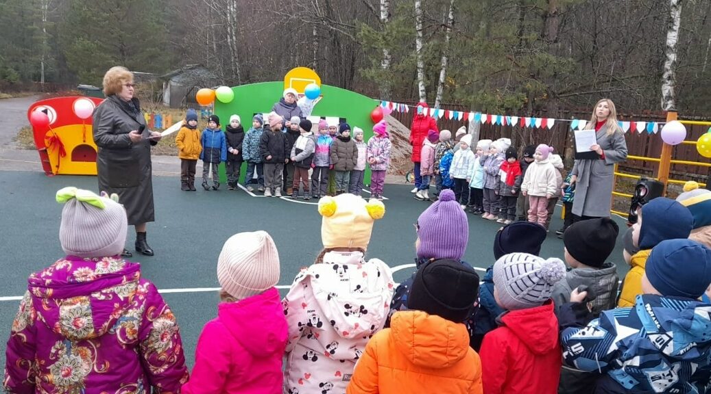 В Сельцо на территории детского сада установили спортивную площадку