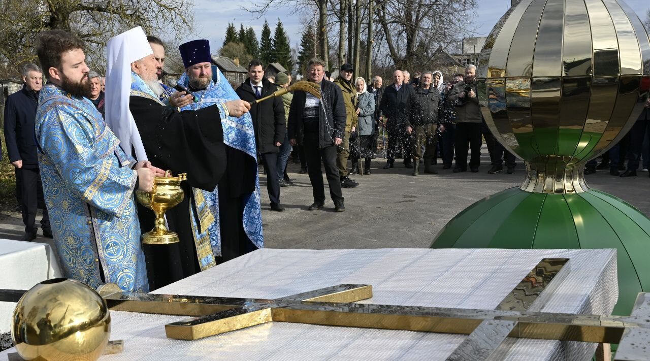 На Брянщине состоялось освящение купола и креста храма в честь Покрова Пресвятой Богородицы