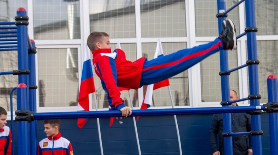 В Брянске появилась еще одна спортплощадка