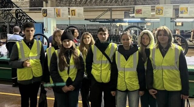 Стародубские школьники побывали на Жуковском велозаводе