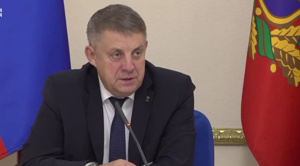 Александр Богомаз напомнил о запрете фейерверков в новогоднюю ночь