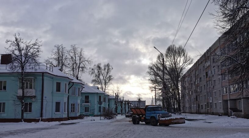 В Сельцо продолжается работа по уборке снега на дорогах