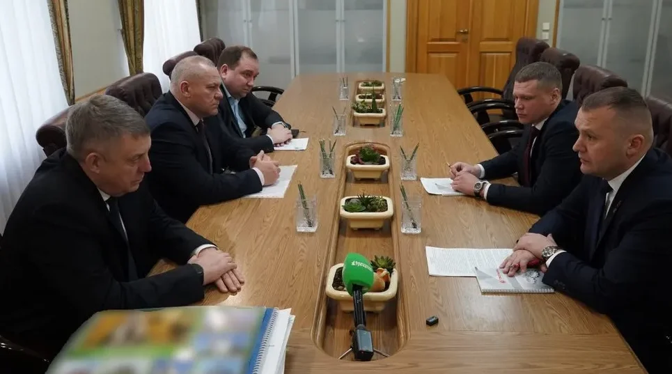 Александр Богомаз встретился с гендиректорами ОАО «Гомсельмаш» и АО «Брянсксельмаш»