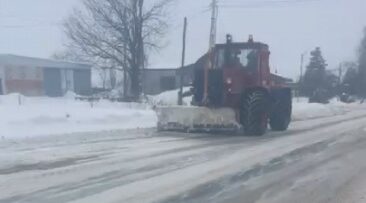 На Брянщине продолжаются работы по очистке дорог от снега