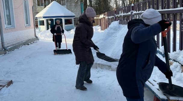 Сотрудники Сельцовского приюта активно потрудились на свежем воздухе