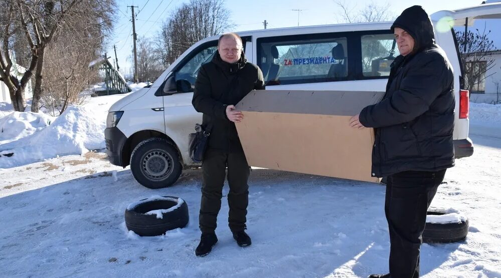 Мальчику из Климово Брянской области вручили велосипед в рамках акции «Елка желаний»