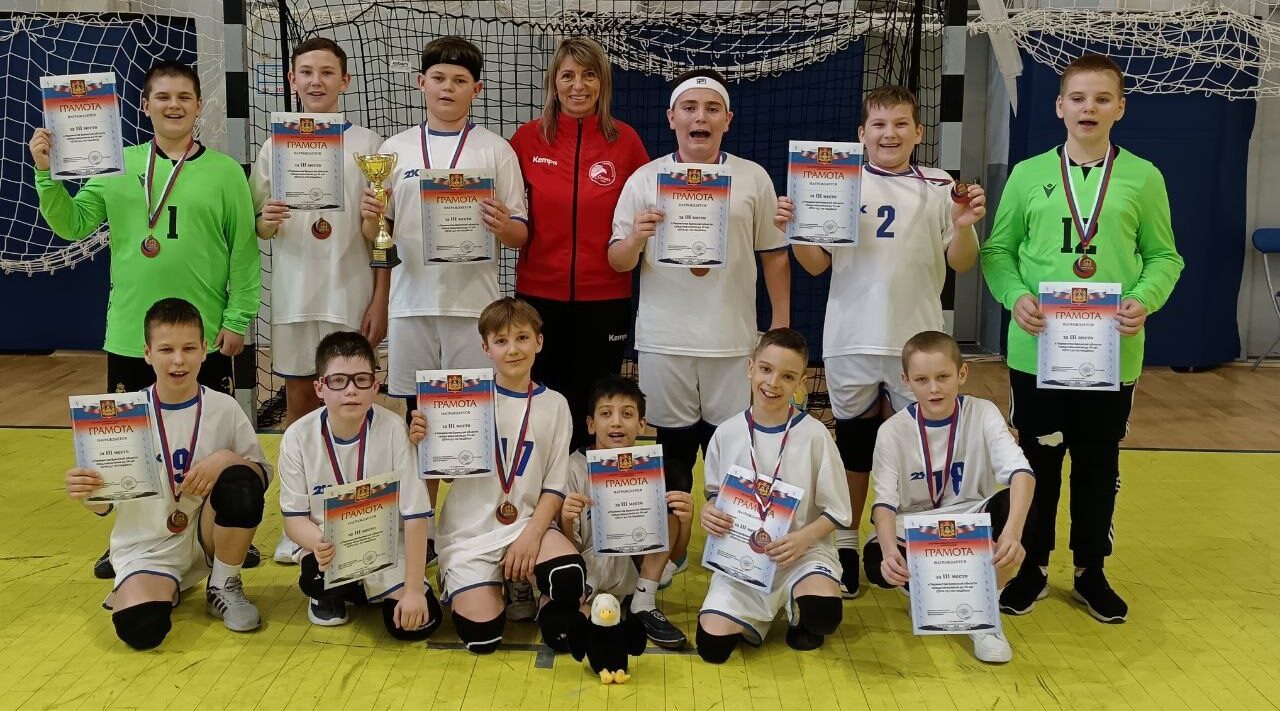 Юные сельцовские гандболисты завоевали бронзу на первенстве региона