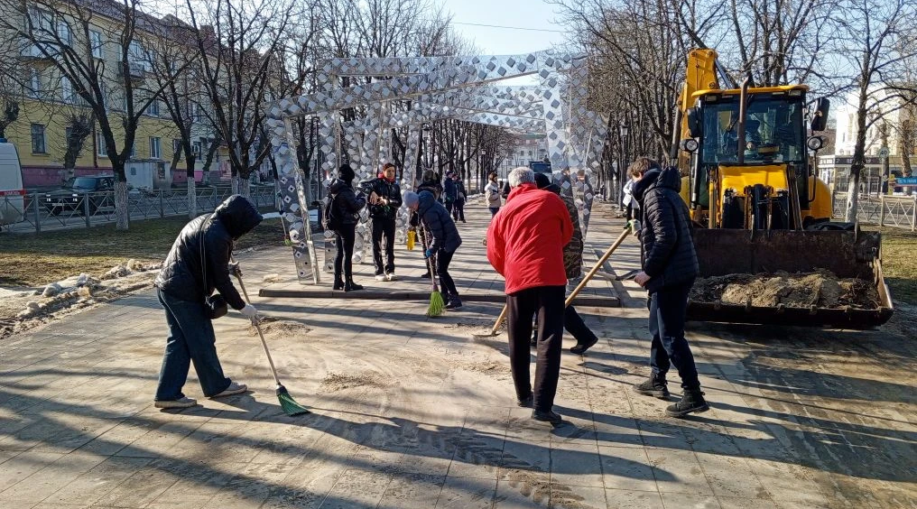 Брянск чистят от мусора. Санитарная пятница