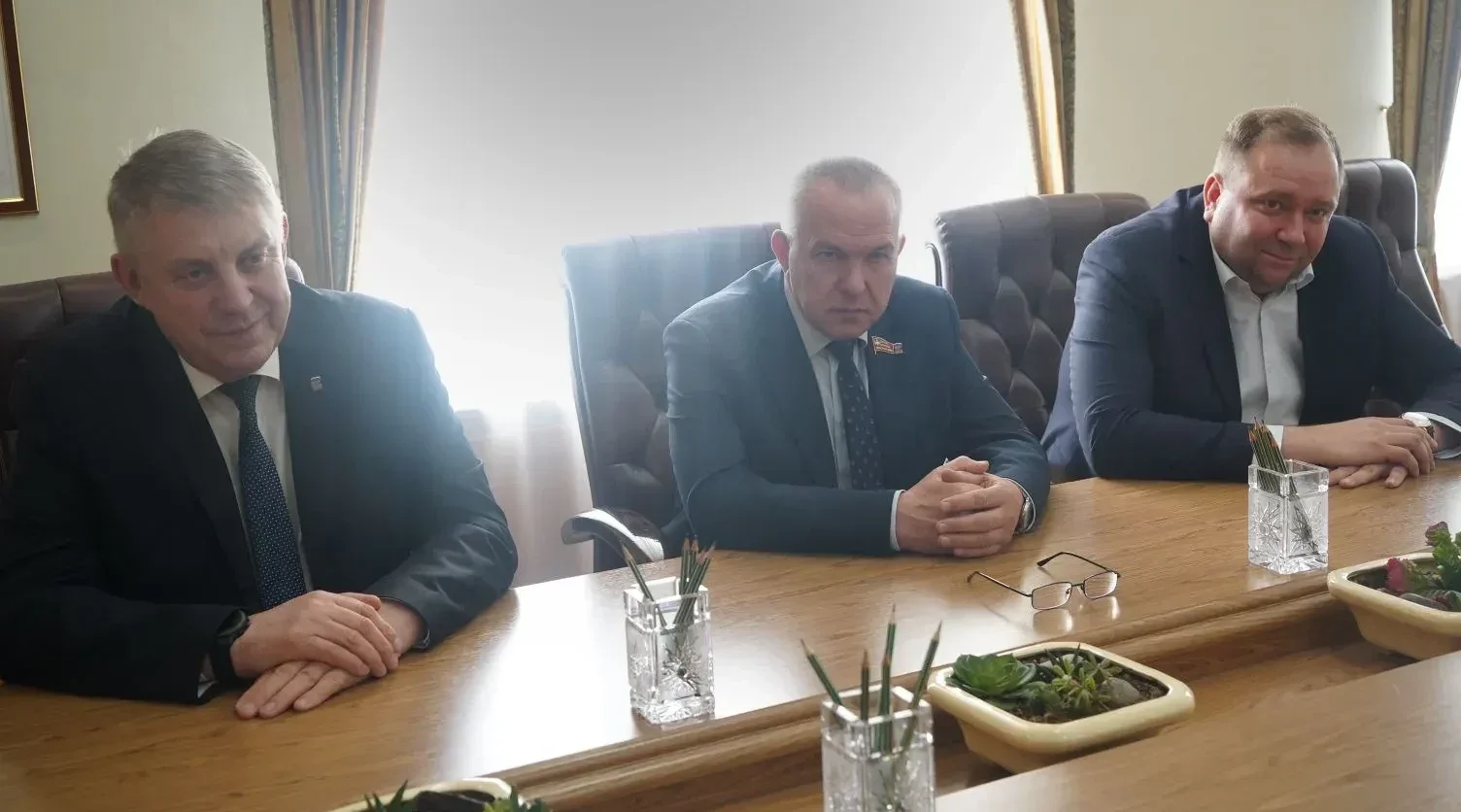 Александр Богомаз обсудил с руководством НПП «Александр» развитие кадрового потенциала