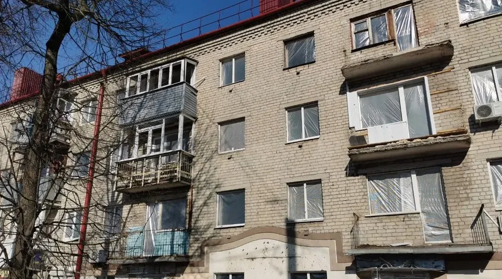 В устранении последствий ракетного удара в Брянске участвуют 17 строительных организаций