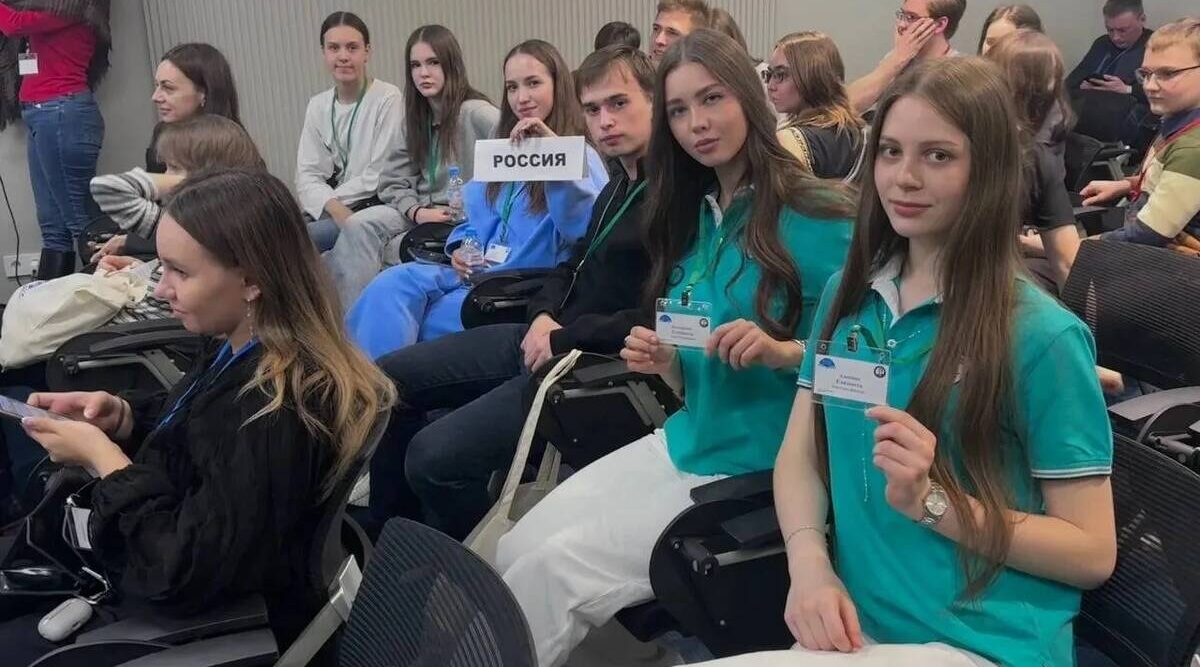 Клинцовские школьники стали лауреатами Международного форума «Карловские чтения»