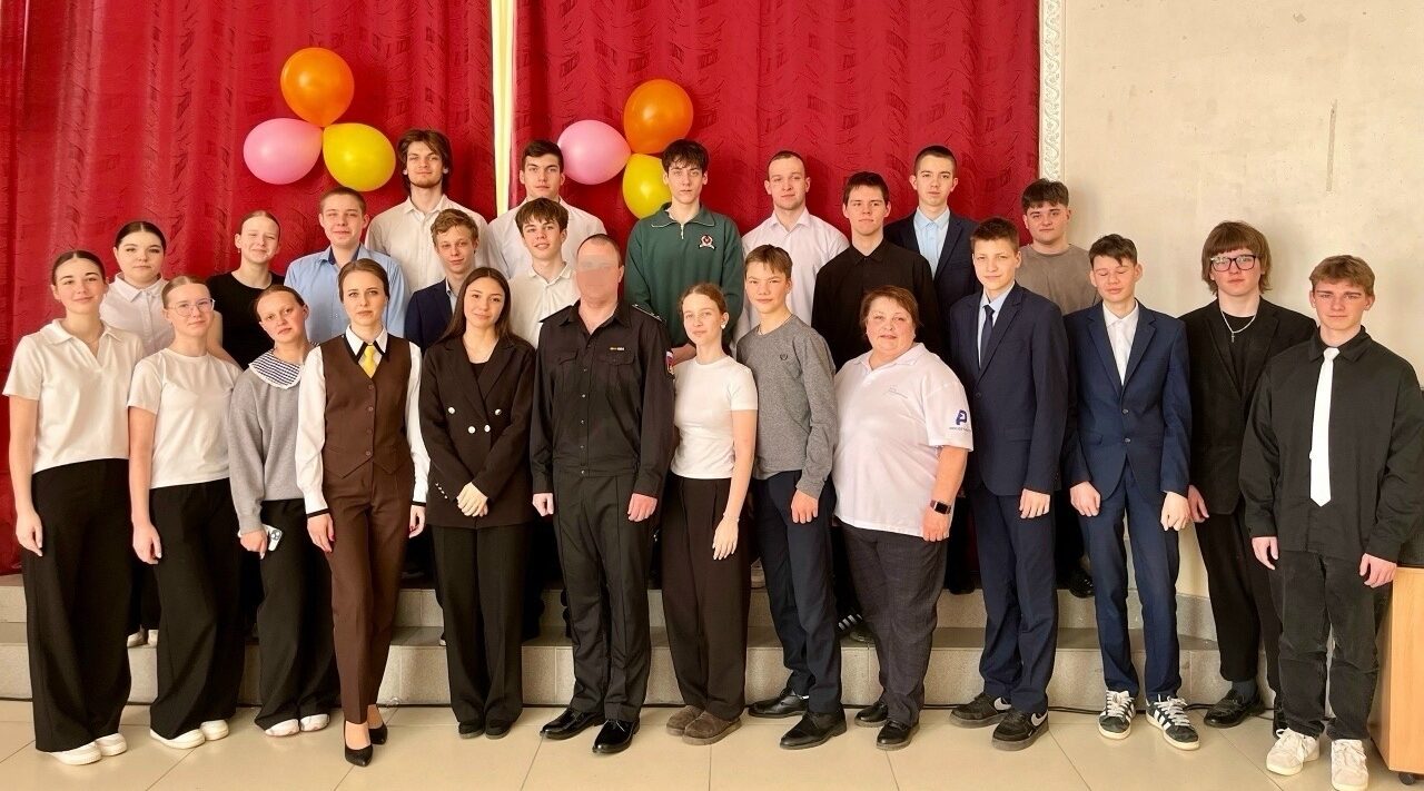 Сельцовские школьники встретились с военнослужащим Северного флота