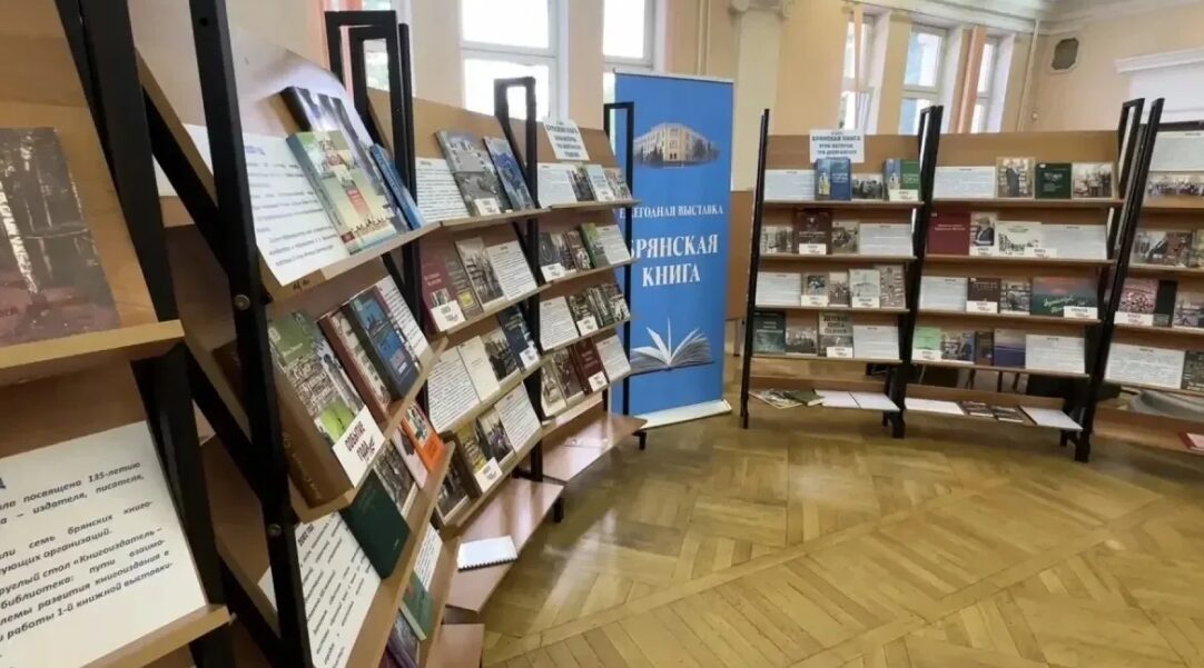 Егор Ковальчук поздравил с Общероссийским днём библиотек