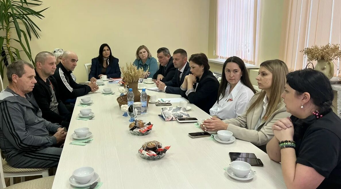 В Сельцовском клубе «С заботой о СВОих» обсудили актуальные вопросы поддержки и профразвития