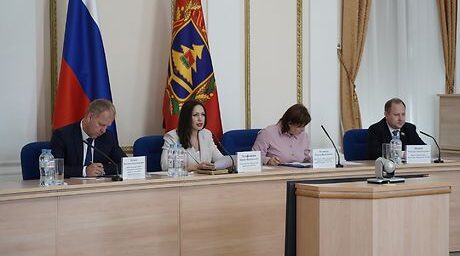 Состоялось заседание областной трехсторонней комиссии по регулированию социально-трудовых отношений