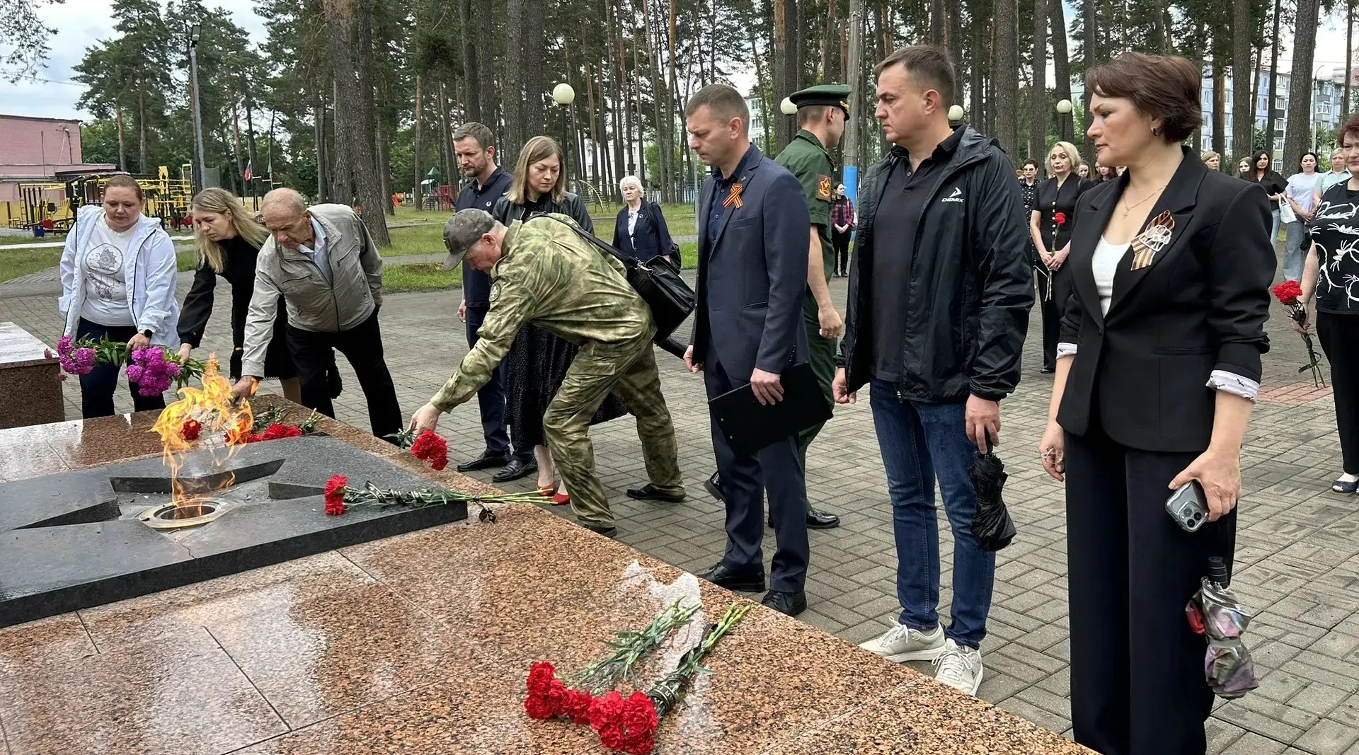 В Сельцо у «Вечного огня» прошел траурный митинг