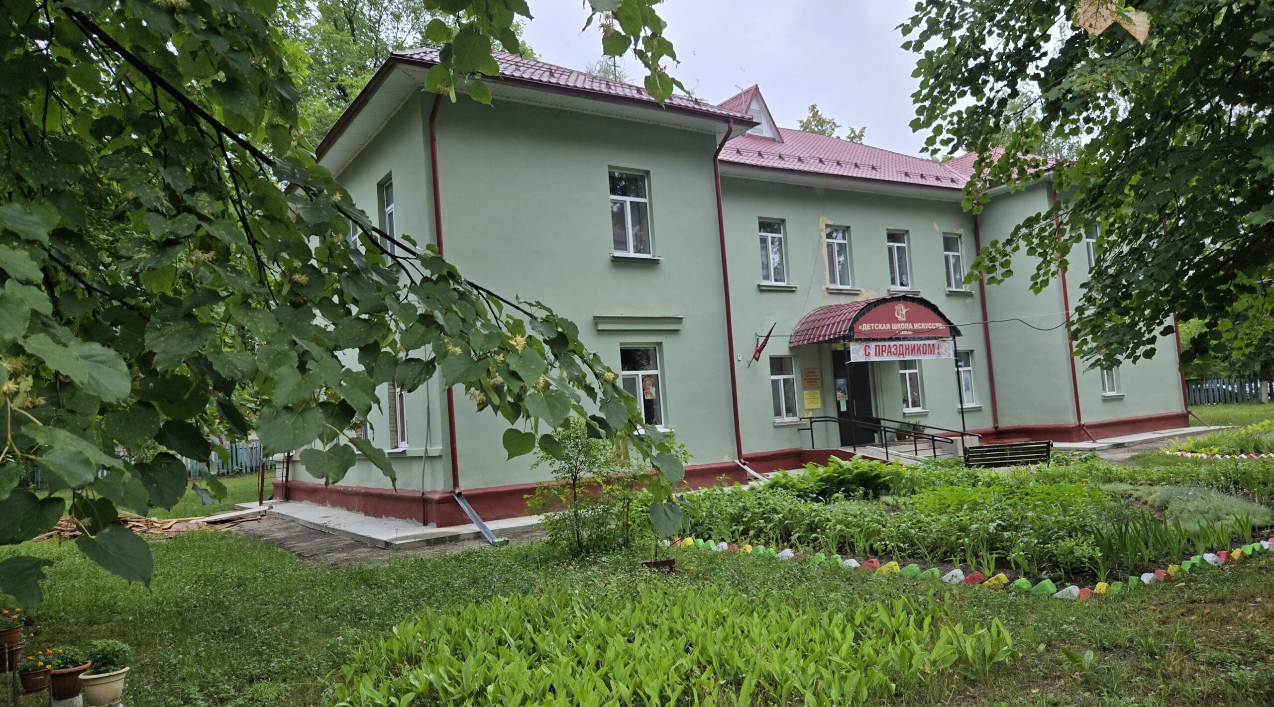 В ДШИ города Сельцо ведется масштабный ремонт