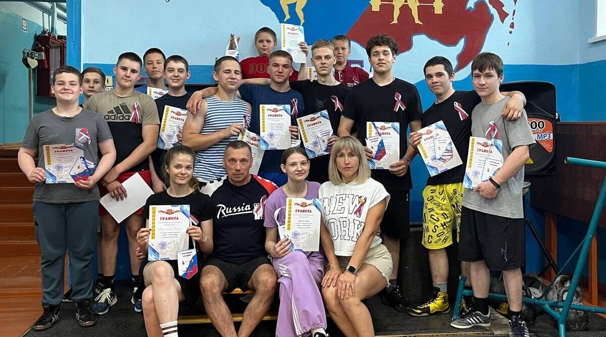 Климовские пауэрлифтеры поддержали акцию «Жми за Россию!»