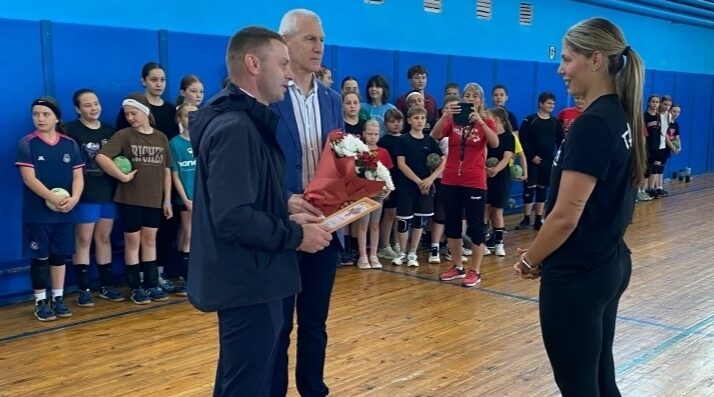 Для юных сельцовских гандболистов прошел мастер-класс 