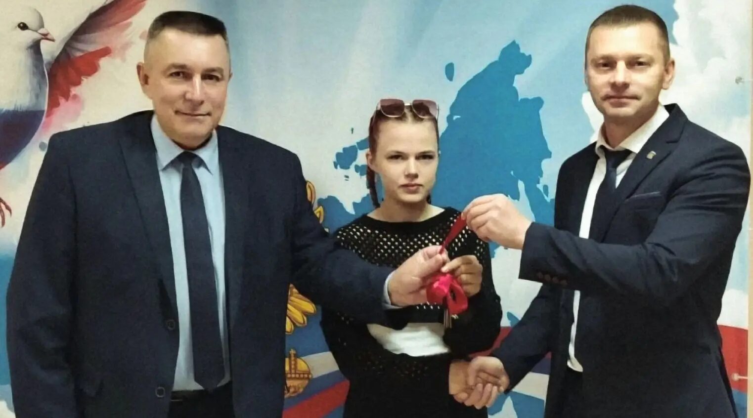 В Сельцо продолжается вручение ключей от квартир детям-сиротам
