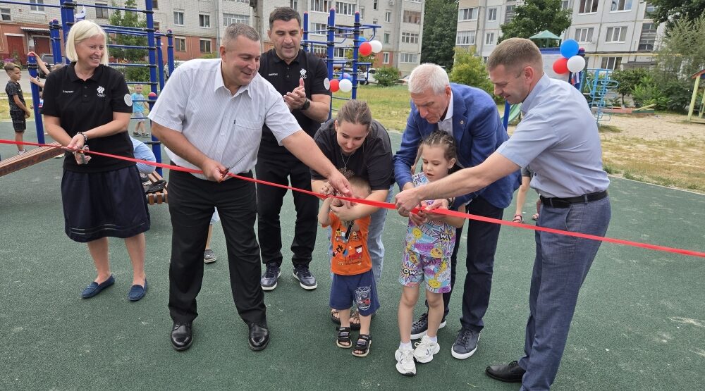 В Сельцо состоялось торжественное открытие уличных спортивных площадок