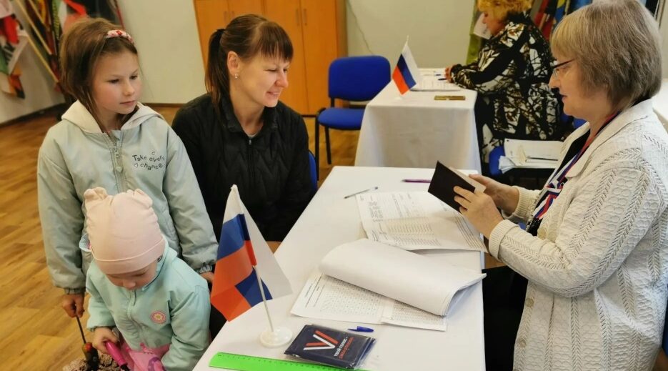 В Сельцо проголосовала многодетная семья