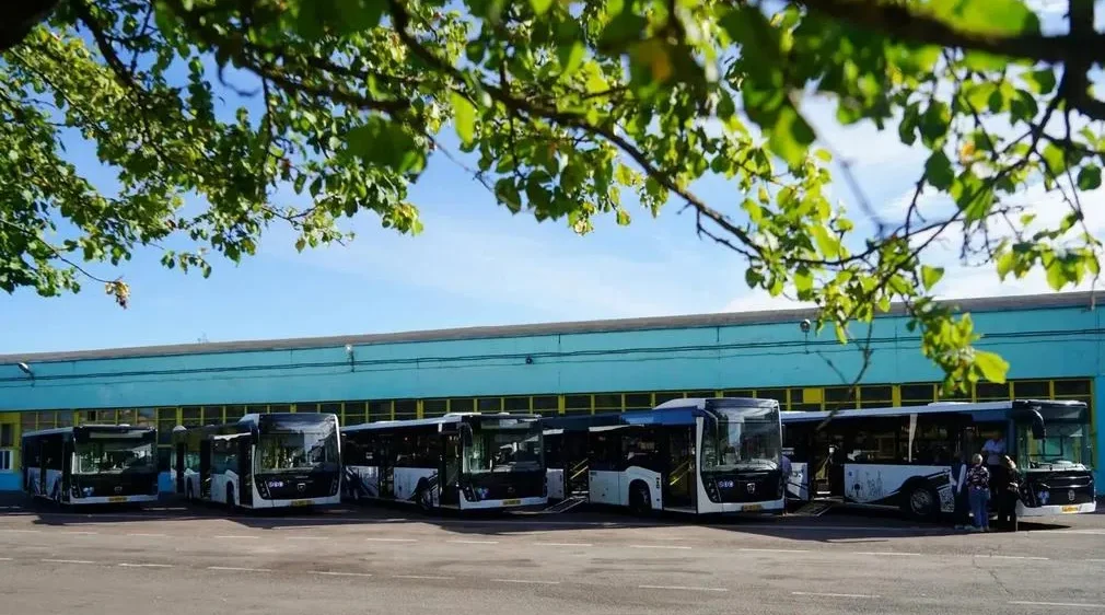 В Брянске на маршрутах появились 19 новых автобусов