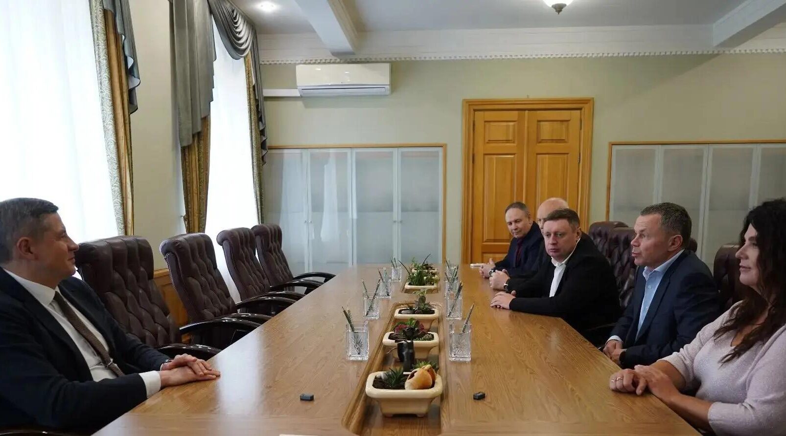 Обсуждены шаги сотрудничества по улучшению делового климата