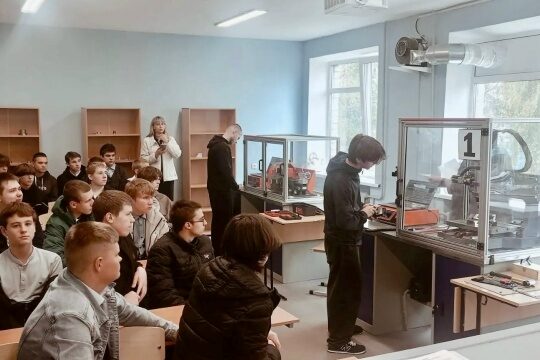Более 1400 брянских школьников приняли участие во Всероссийском месяце профориентации